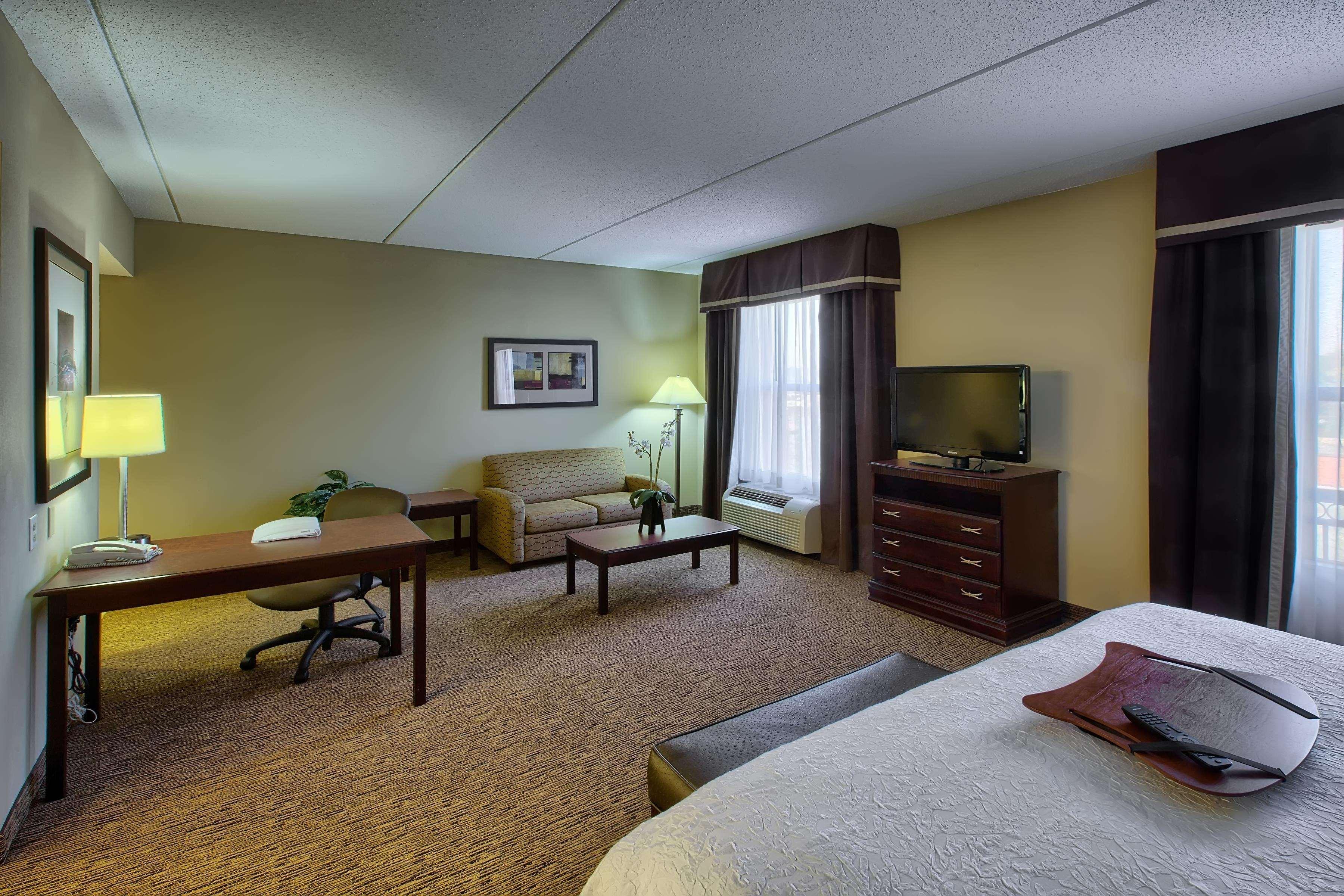 Hampton Inn & Suites Burlington Zewnętrze zdjęcie