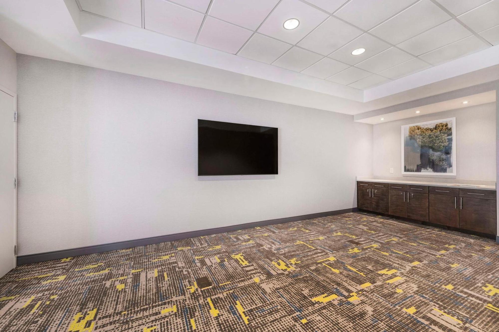 Hampton Inn & Suites Burlington Zewnętrze zdjęcie
