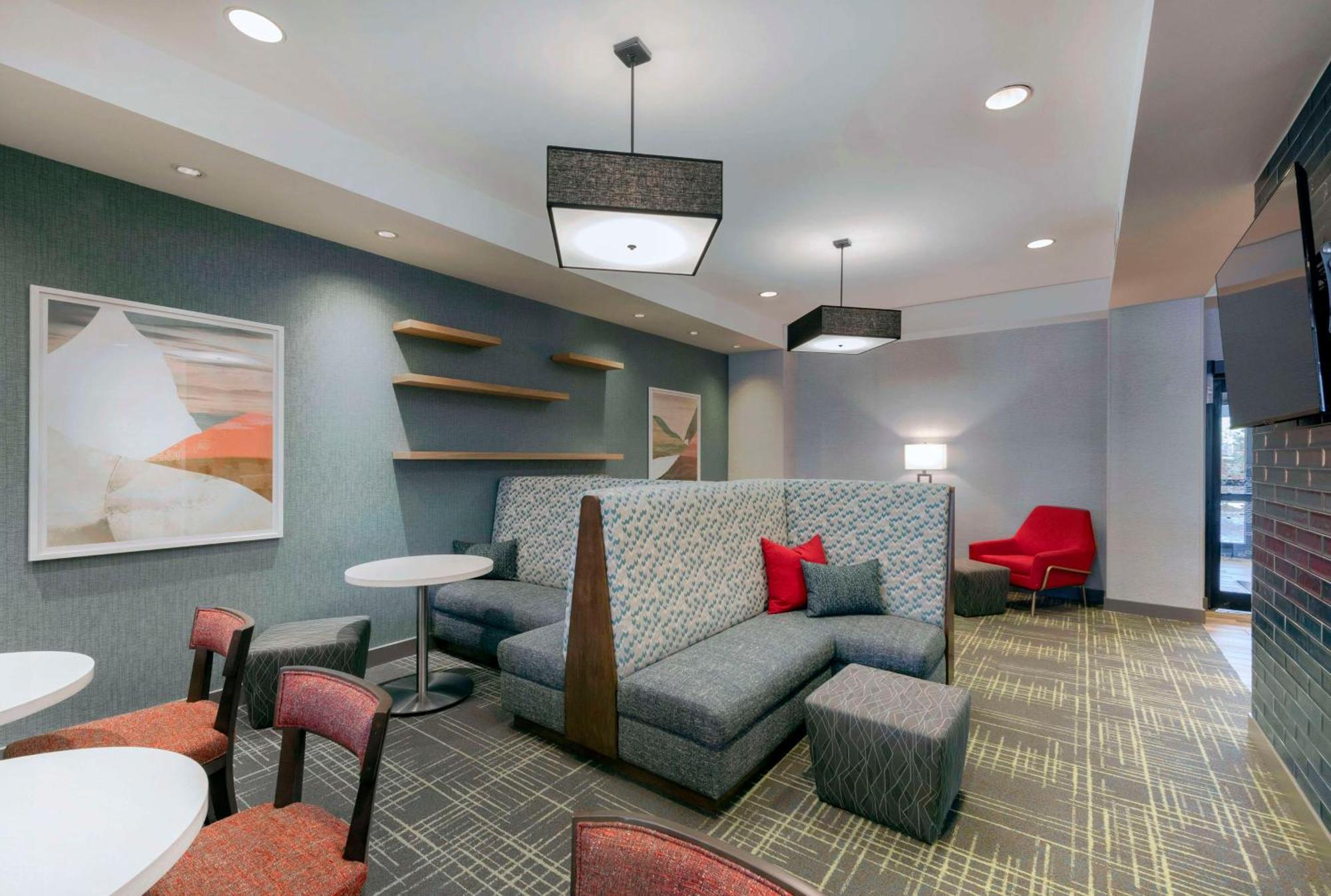Hampton Inn & Suites Burlington Zewnętrze zdjęcie