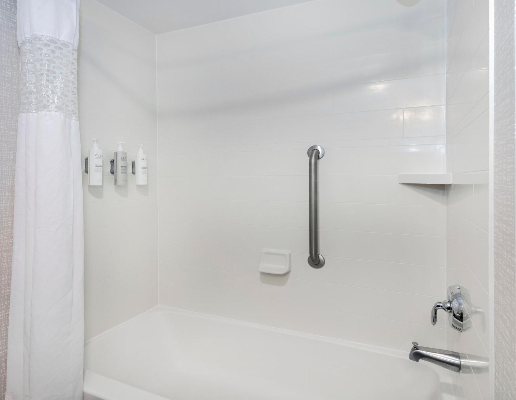 Hampton Inn & Suites Burlington Zewnętrze zdjęcie