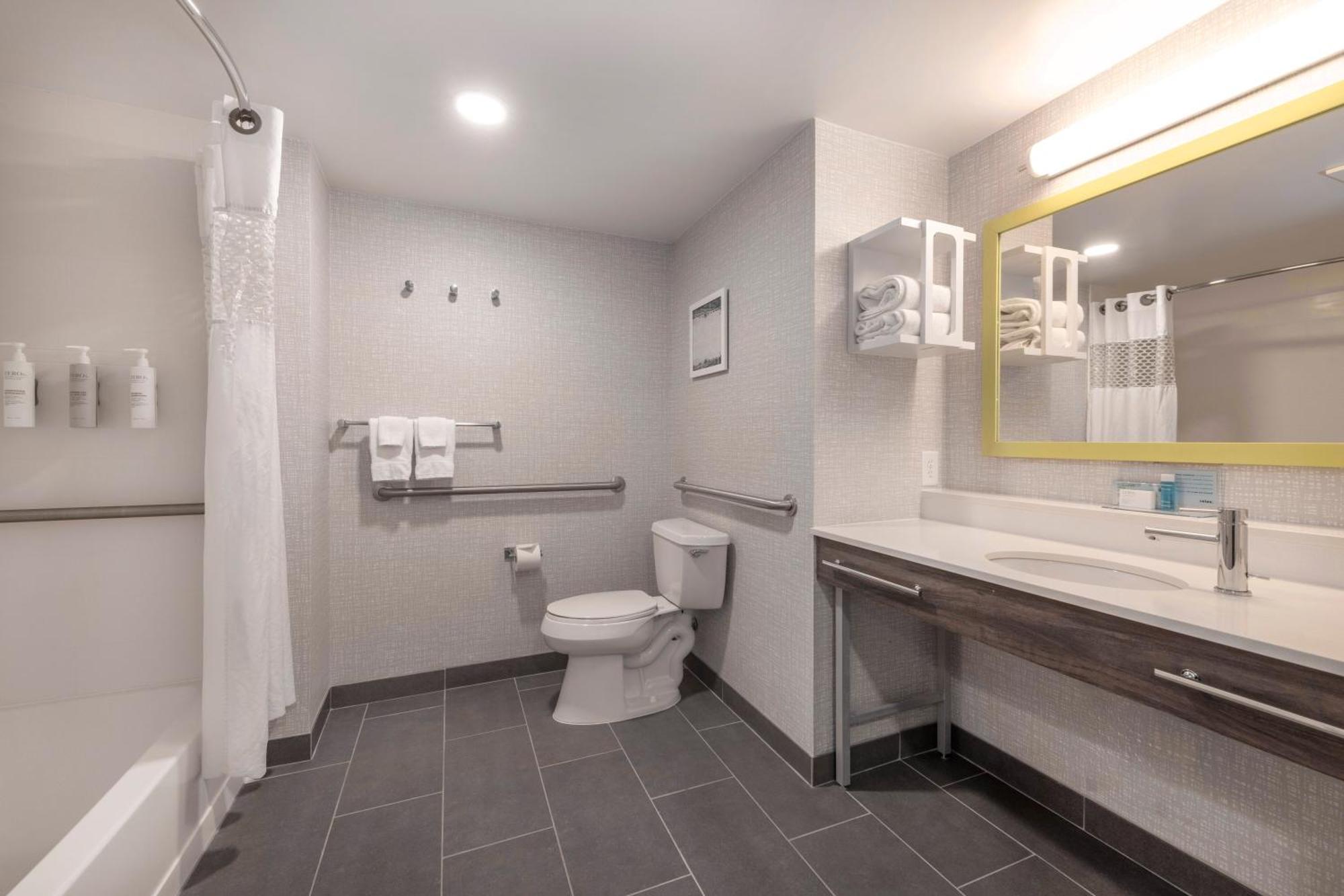 Hampton Inn & Suites Burlington Zewnętrze zdjęcie