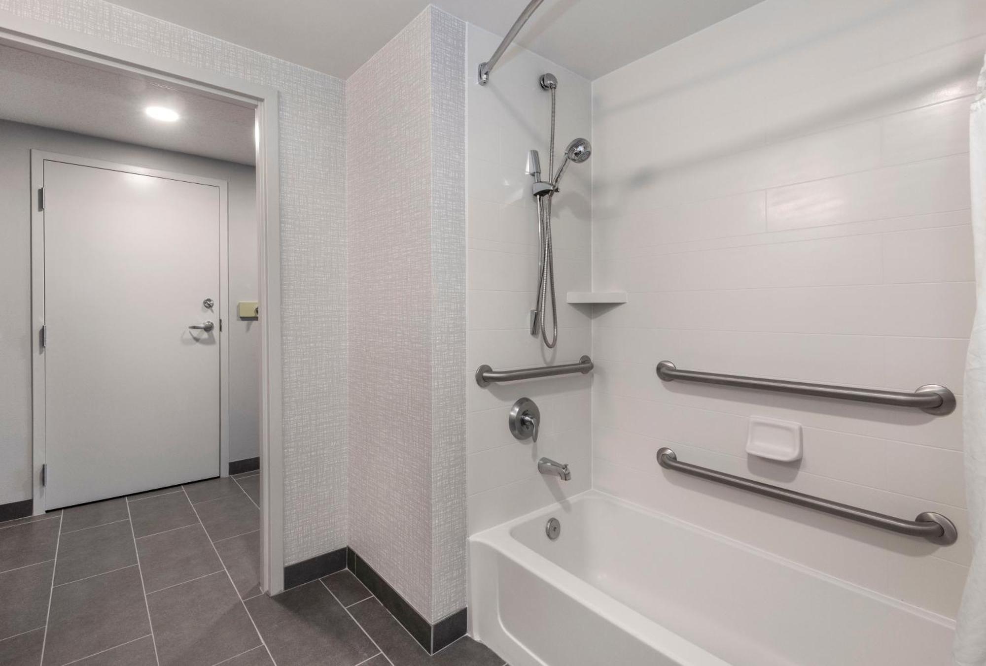 Hampton Inn & Suites Burlington Zewnętrze zdjęcie