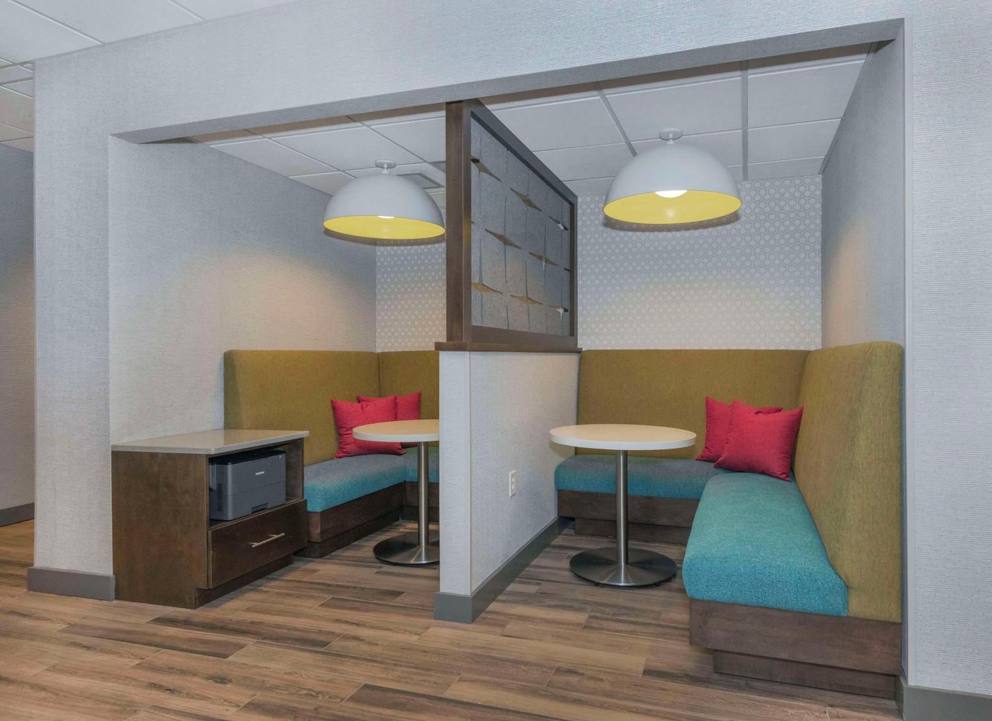 Hampton Inn & Suites Burlington Zewnętrze zdjęcie