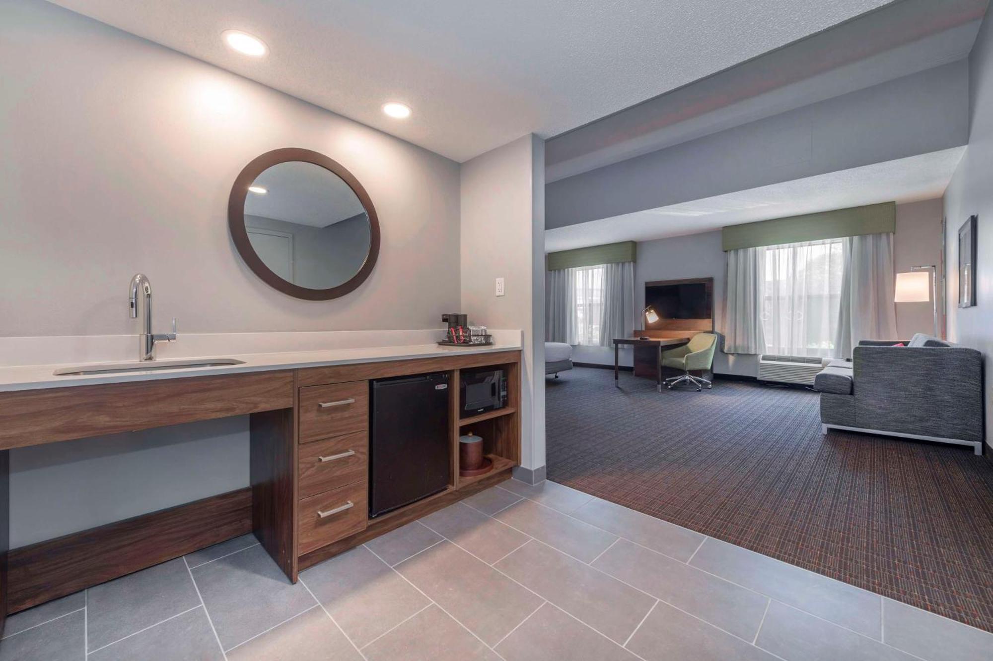 Hampton Inn & Suites Burlington Zewnętrze zdjęcie