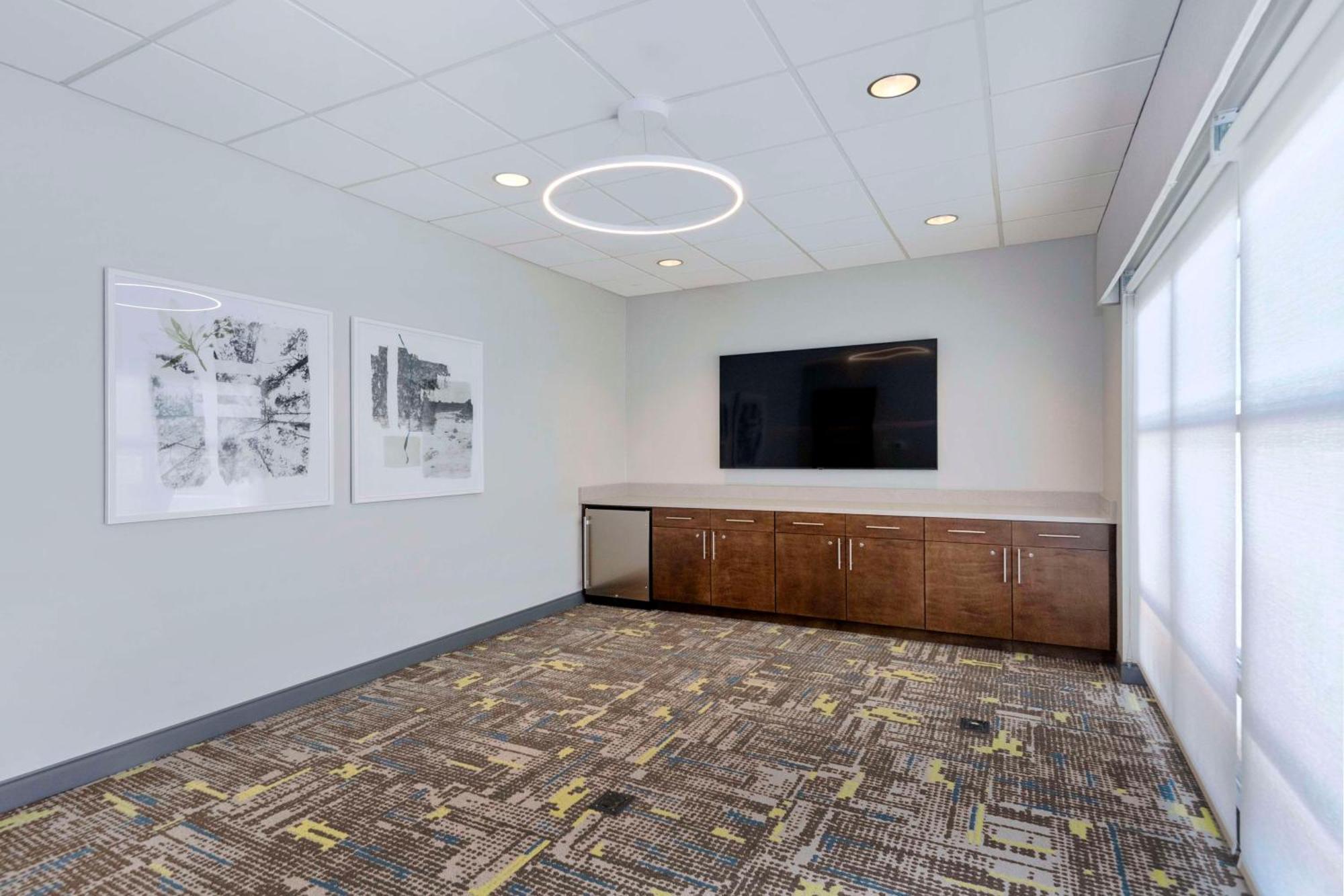 Hampton Inn & Suites Burlington Zewnętrze zdjęcie