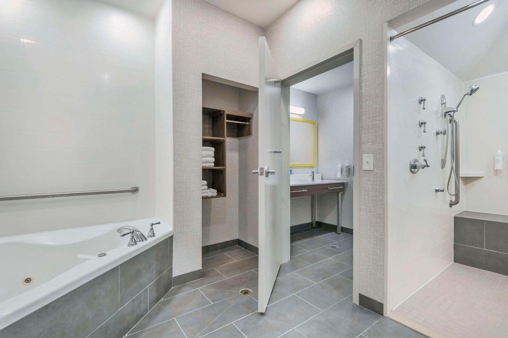 Hampton Inn & Suites Burlington Zewnętrze zdjęcie