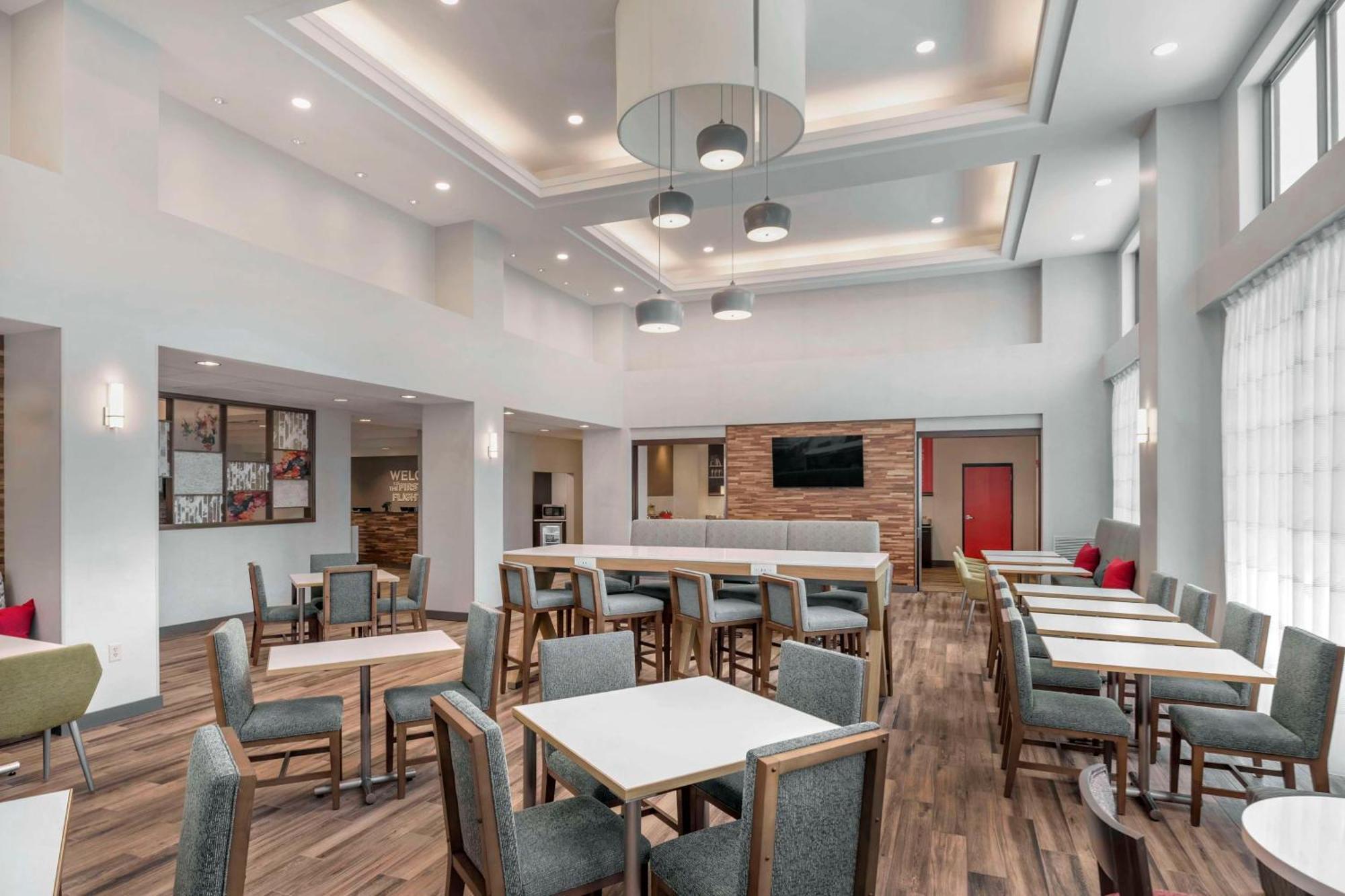 Hampton Inn & Suites Burlington Zewnętrze zdjęcie