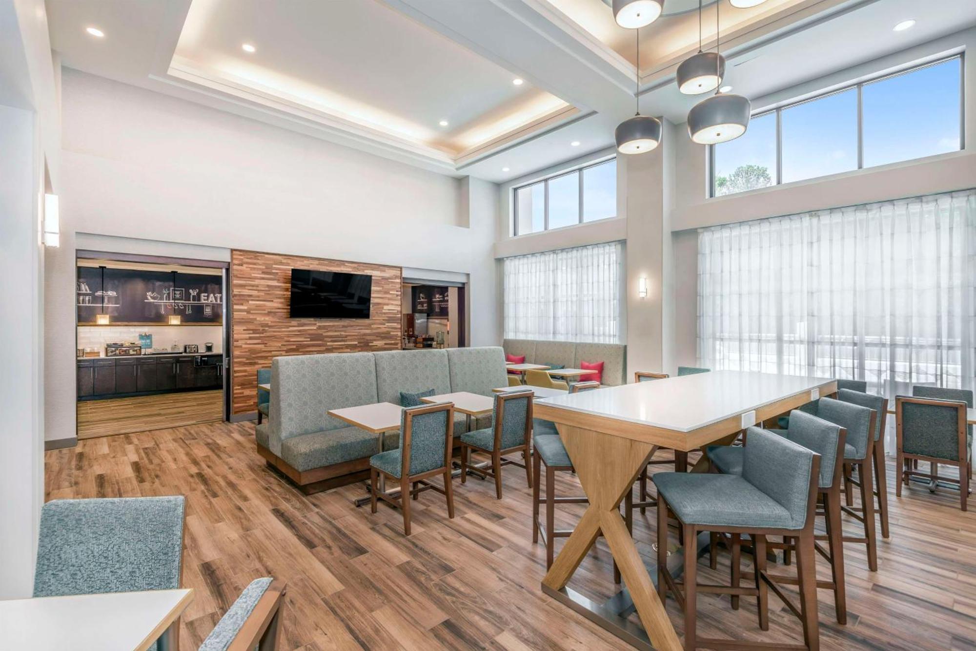 Hampton Inn & Suites Burlington Zewnętrze zdjęcie