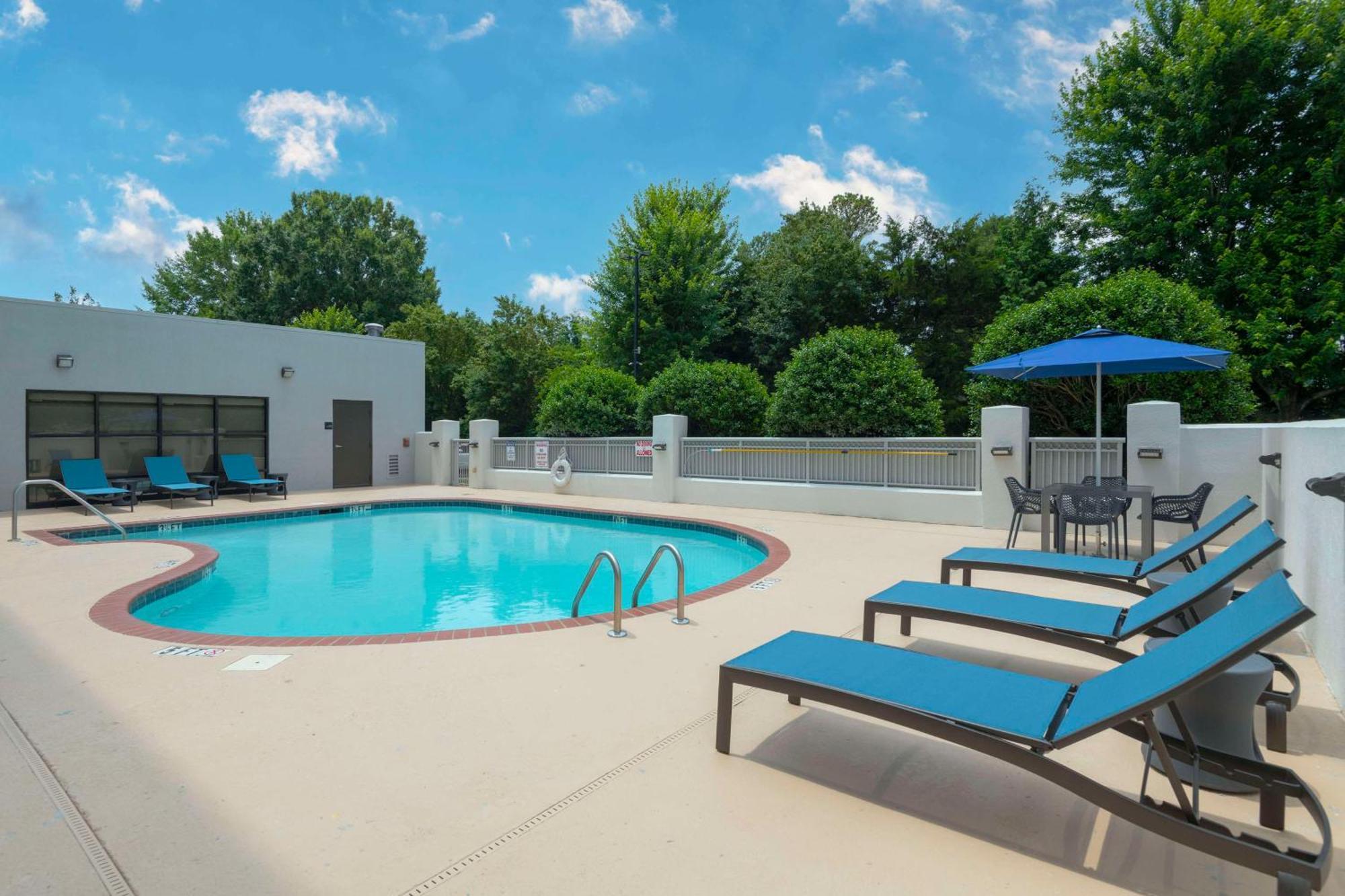 Hampton Inn & Suites Burlington Zewnętrze zdjęcie