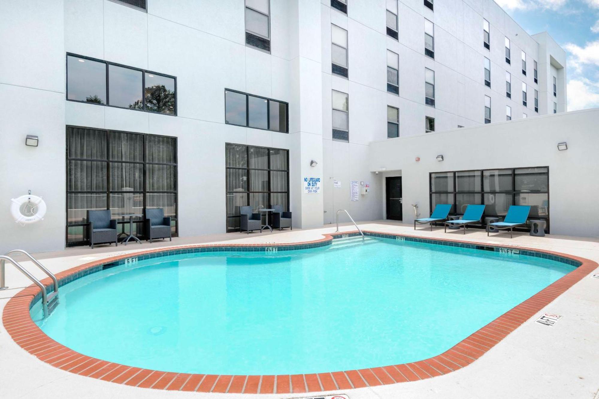 Hampton Inn & Suites Burlington Zewnętrze zdjęcie